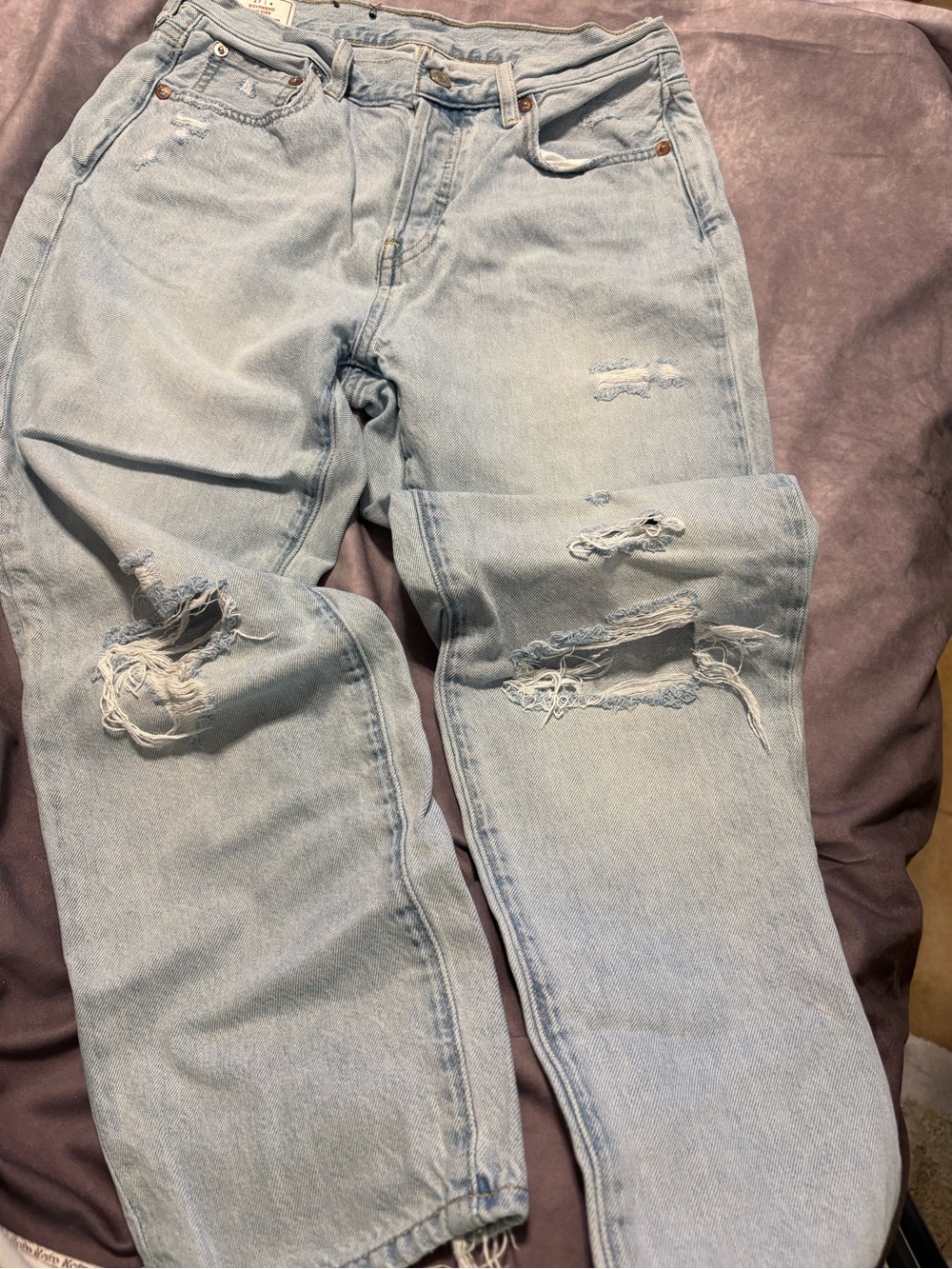 GAP Light Blue Distressed Relaxed Women’s Jeans